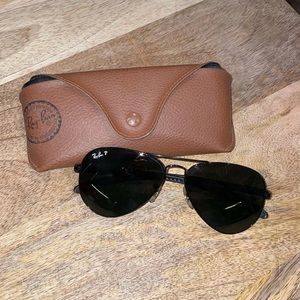 Black Aviator Ray-Bans